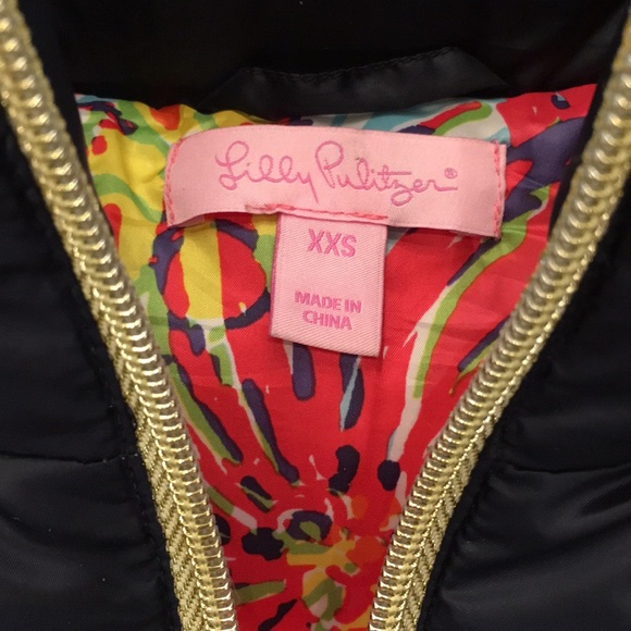 Lilly Pulitzer Allie packable navy vest - Picture 4 of 6